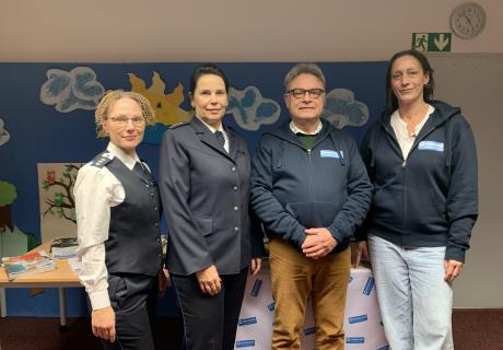 Die Kolleginnen von der Polizei Strausberg und Seelow und der WEISSE RING MOL